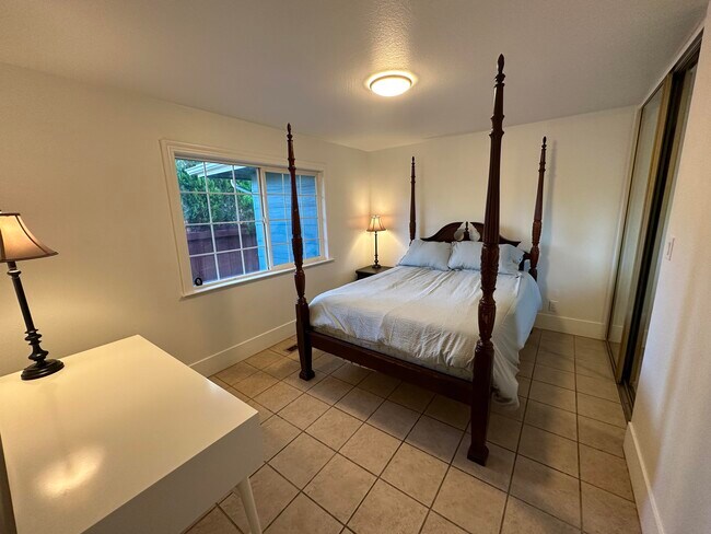 Building Photo - 225 Hunter Lake Dr