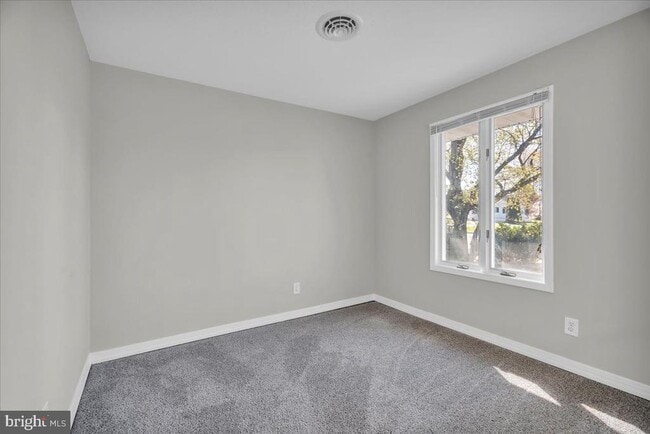 Building Photo - 301 County House Rd