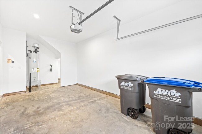Building Photo - 9646 Munsing Dr