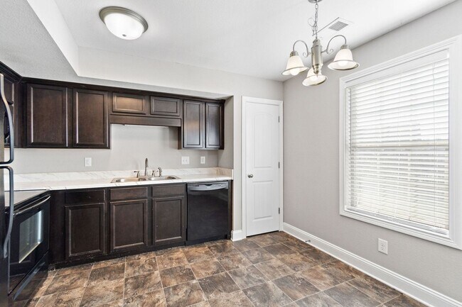 Building Photo - 1816 Beckett Dr