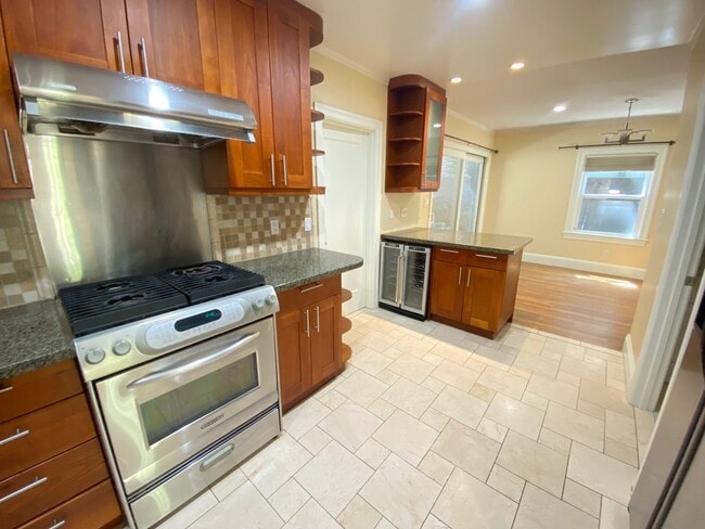 Building Photo - Advent - Four Bedroom Home W/ Incredibly L...