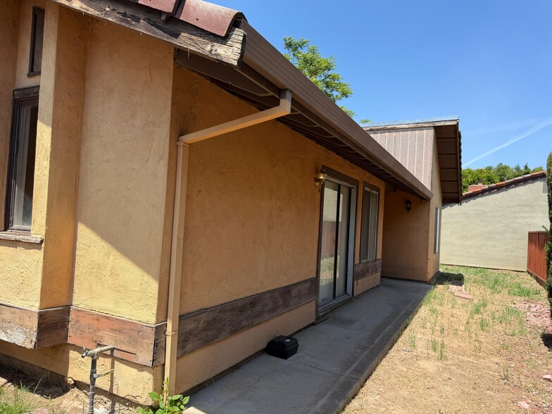 Building Photo - 5823 Silver Leaf Rd