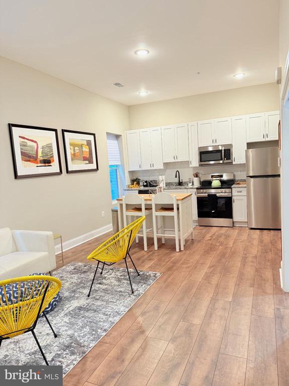 Building Photo - 3429 Chestnut Ave