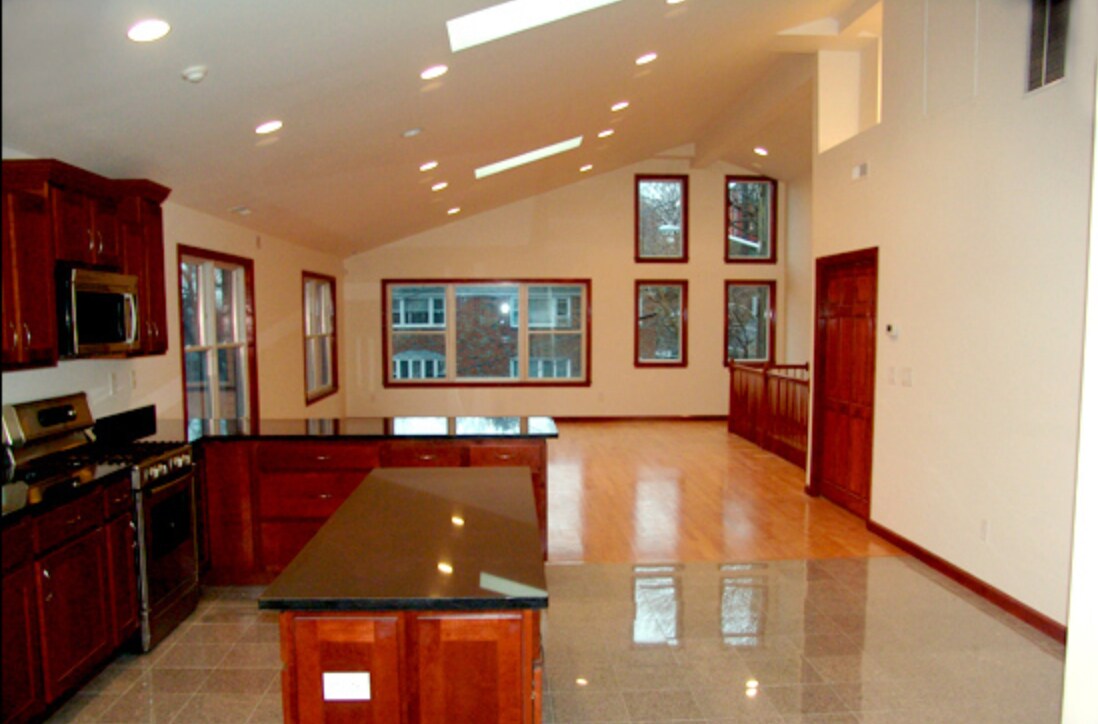 Building Photo - 73 Edgewood Ave