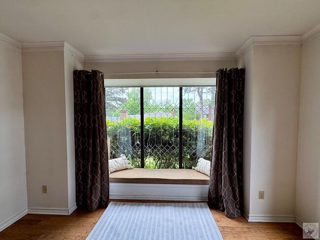 Building Photo - 4/2.5 PG Townhouse Available