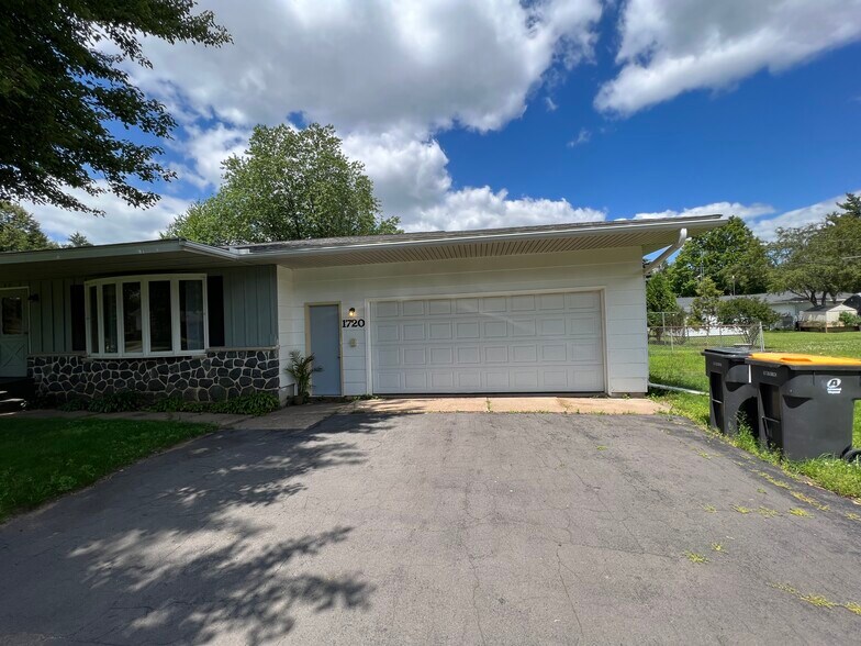 Building Photo - 1720 Heuss Ave