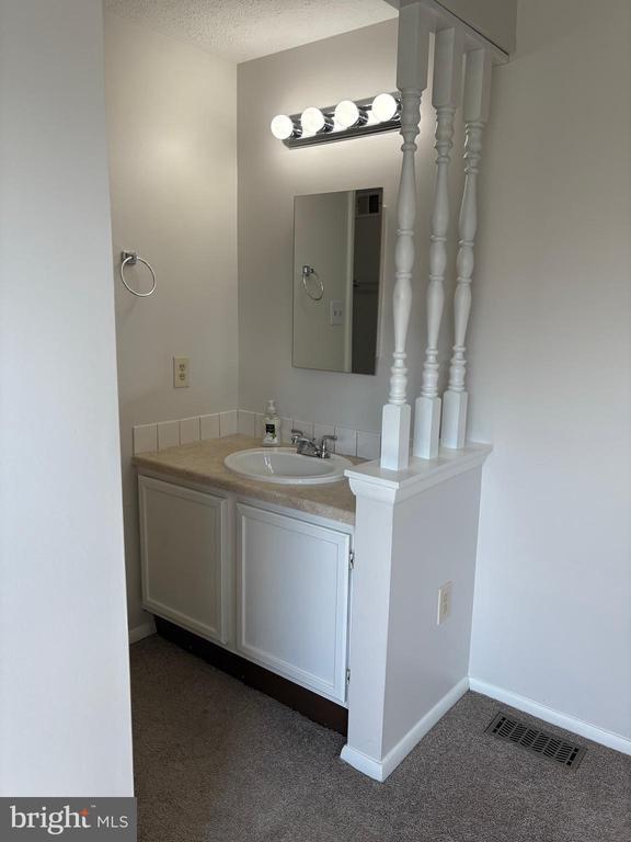 Building Photo - 9232 Pinenut Ct