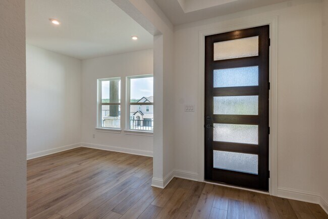 Building Photo - 1040 Villa Rialto View