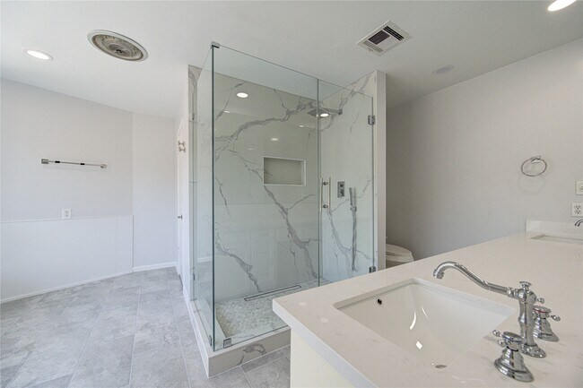 Building Photo - 438 E Fair Harbor Ln