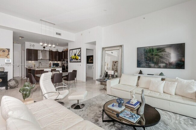 Building Photo - 900 Brickell Key Blvd