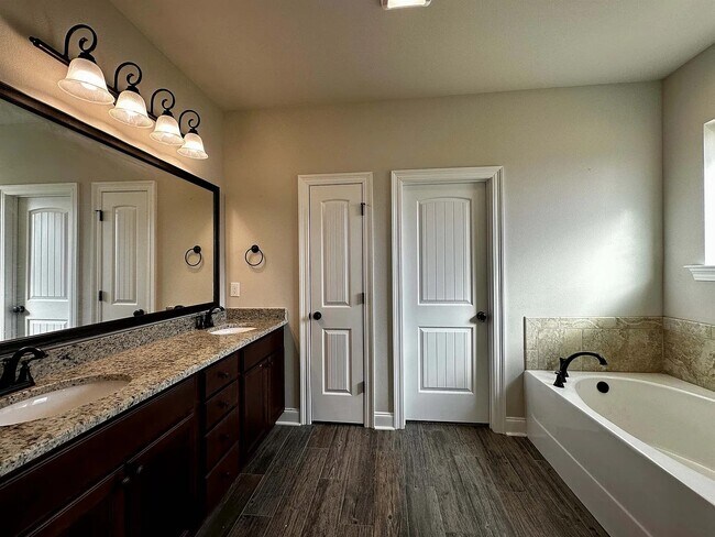 Building Photo - 10036 Dunleith Lp