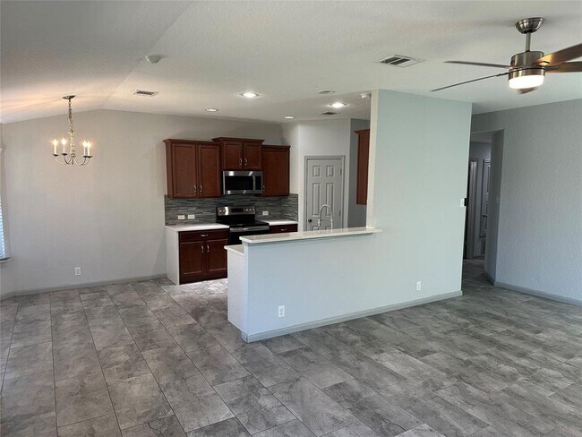 Building Photo - 2234 Bentwood Dr