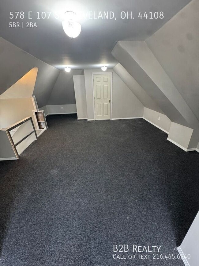 Building Photo - 578 E 107th St