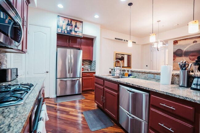 Building Photo - 38 E Serene Ave