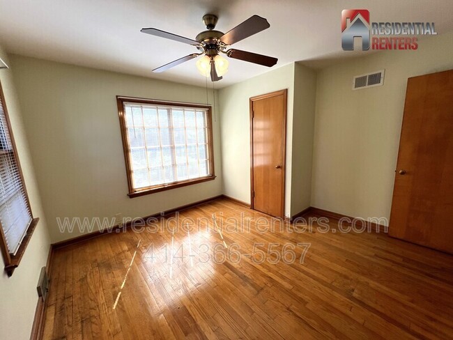 Building Photo - 515 N 65th St