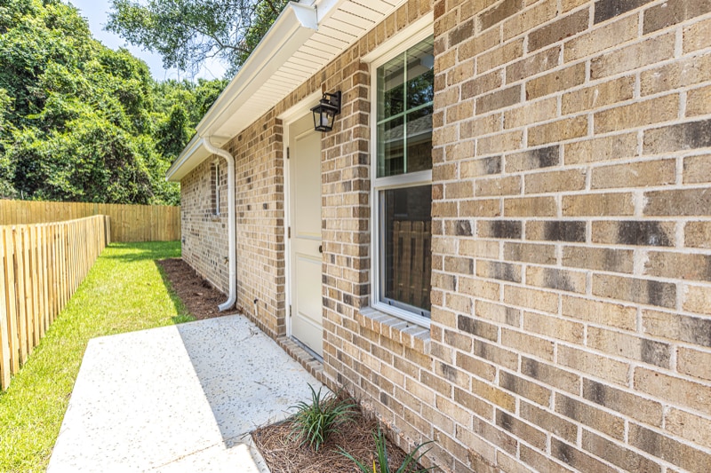 Building Photo - 454 Reeves St