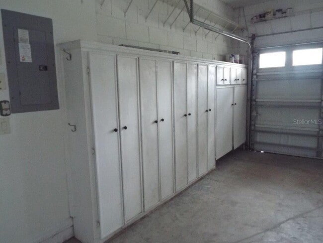 Building Photo - 3251 Countryside View Dr