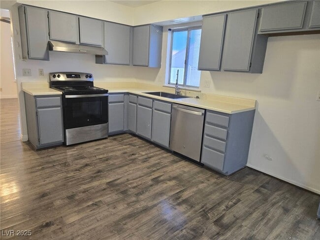 Building Photo - 8817 Pavia Dr