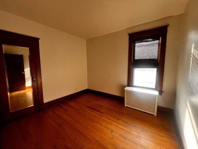 Building Photo - 64 Summit Ave