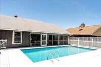 Building Photo - 901 Sandy Oaks Dr