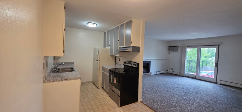 Building Photo - 5586 Guilford Rd