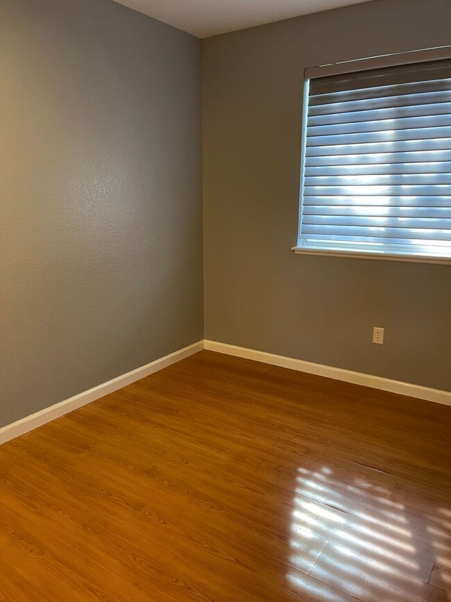 Building Photo - 3 bedroom single family house in Broomfield