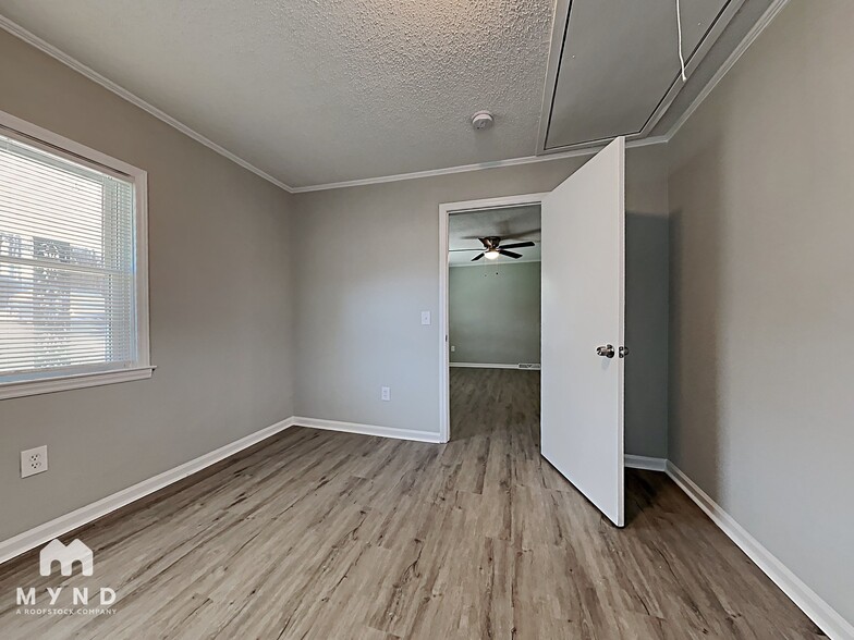 Building Photo - 1112 Pine St