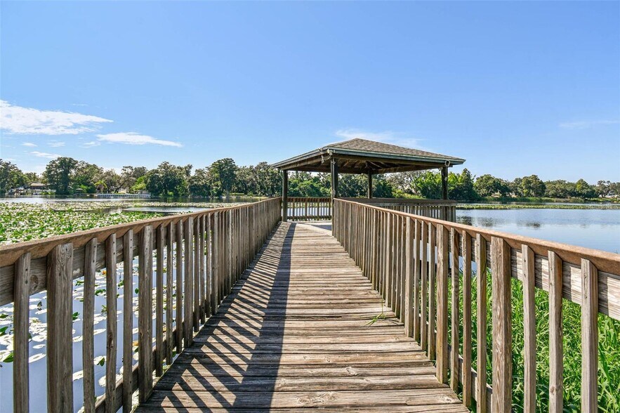 Building Photo - 4141 Dolphin Dr