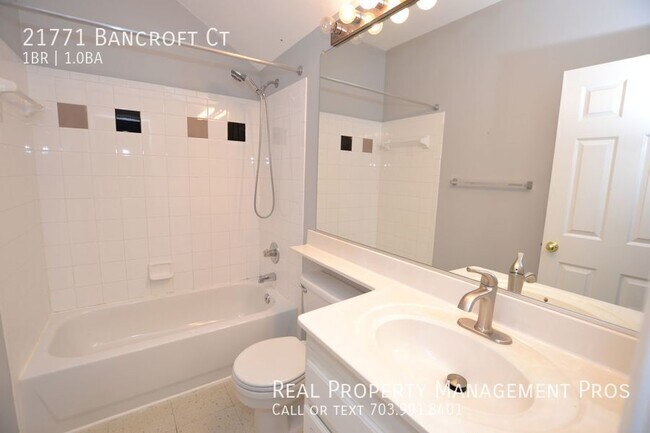 Building Photo - 21771 Bancroft Ct