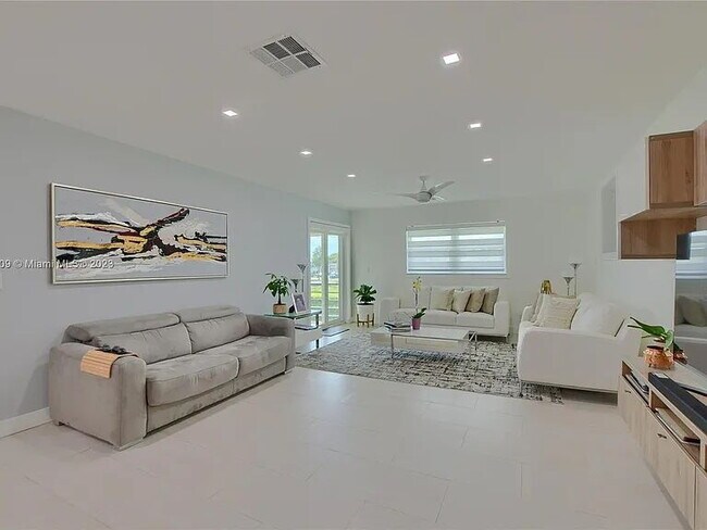 Building Photo - Spacious 1BR, 1BA Master Suite, Gem in Boca Raton – 1,170 sq ft of Comfort & Style! - Looking for...