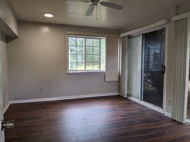 Building Photo - 20655 Monrovia Rd