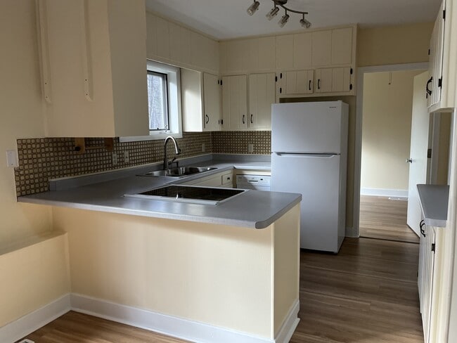 Building Photo - 51 Buck Spgs Acrs