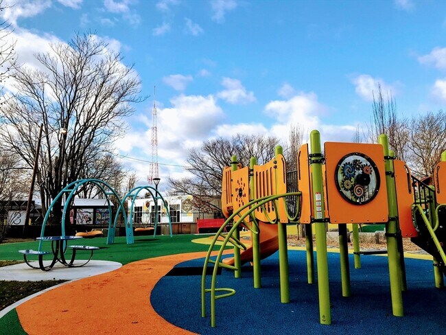 Building Photo - 12 Riverdale St