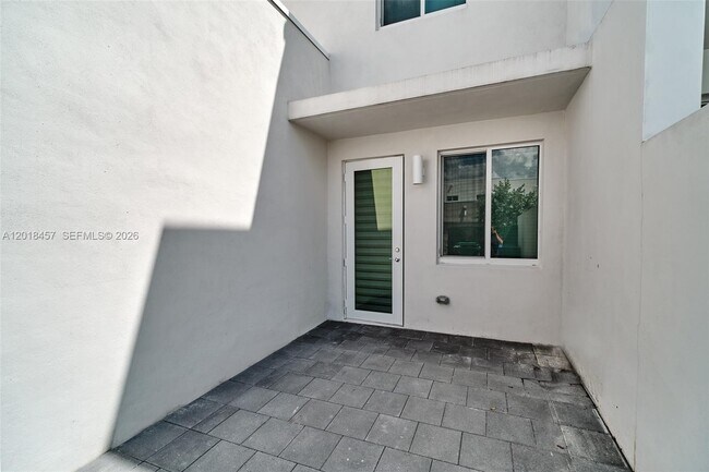 Building Photo - 10447 NW 66th St
