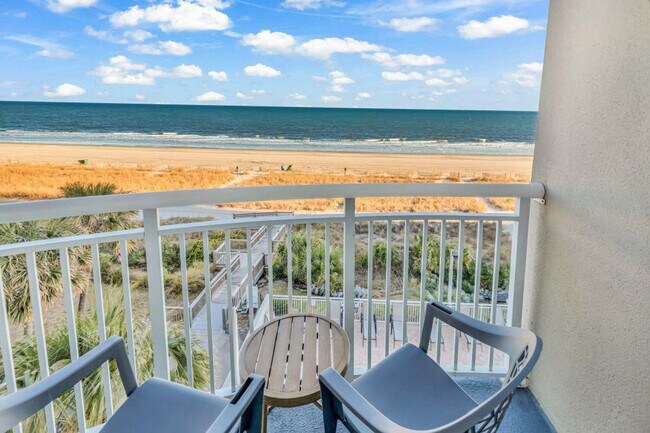 Building Photo - 647 N Creekside Dr