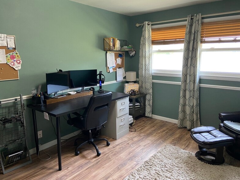 Bedroom/Office 10x13 - 11611 W Elmhurst Pky