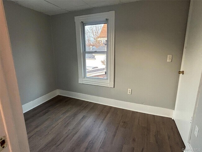 Building Photo - 114 Sprague Ave