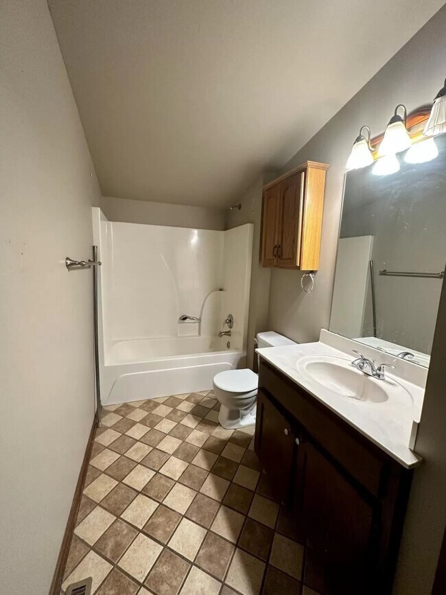 Upstairs Bathroom - 9108 S Buckner Tarsney Rd
