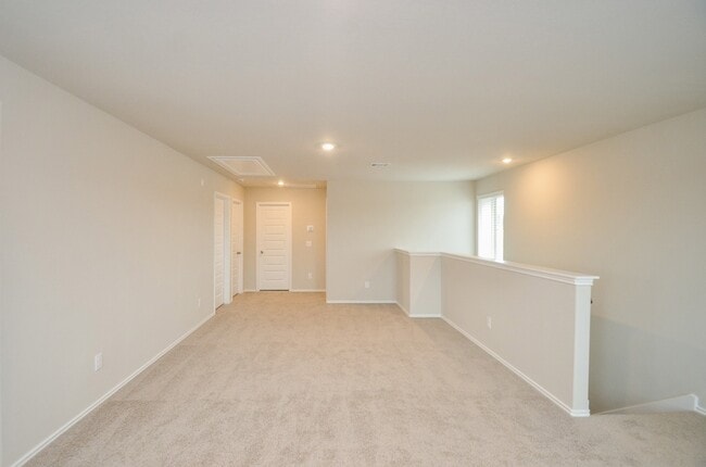 Building Photo - 25513 Blossom Ct
