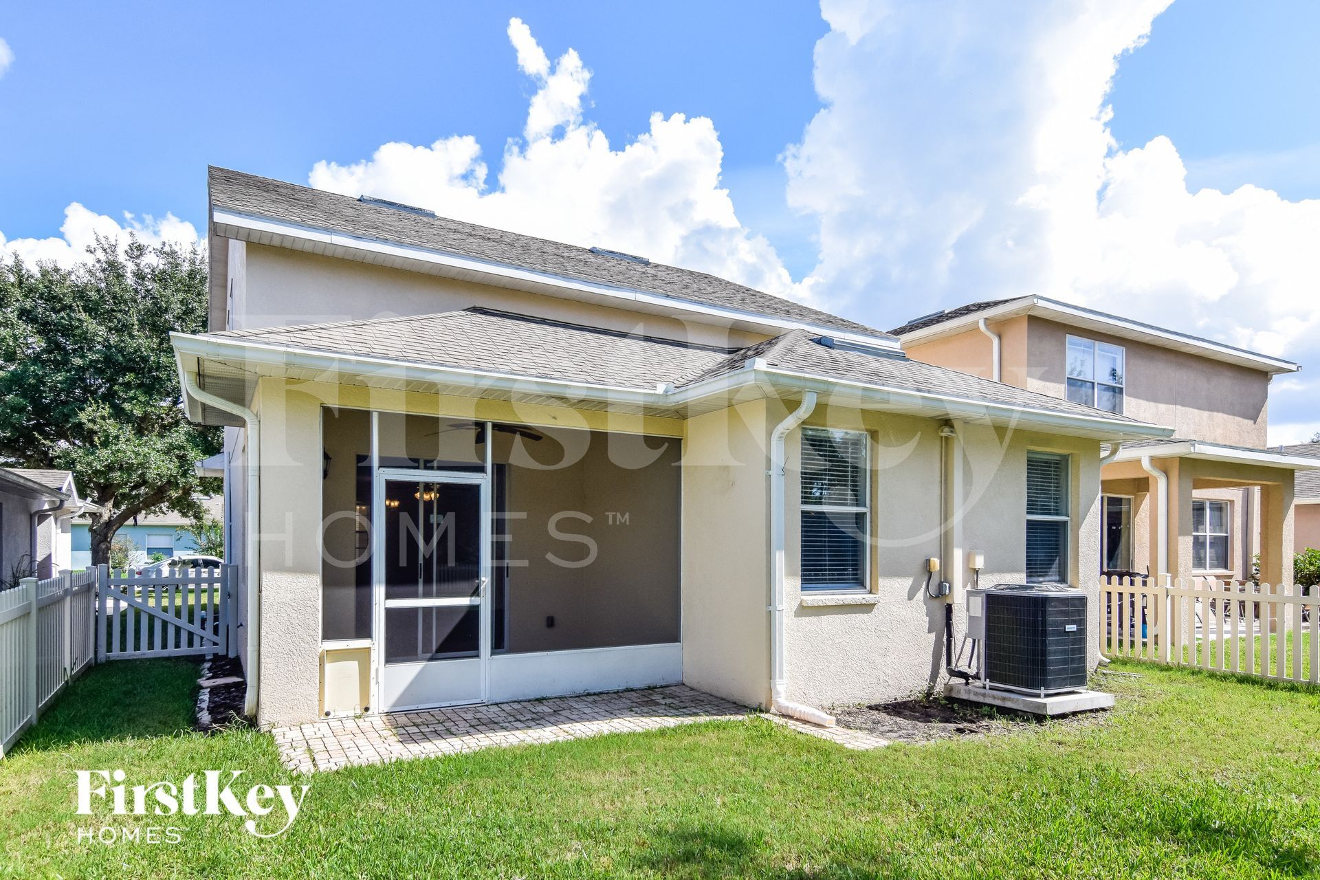 Building Photo - 7847 Foxgrove Dr