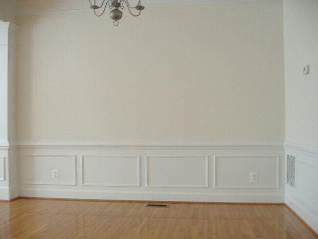 Building Photo - LOCATION * LOCATION * LOCATION