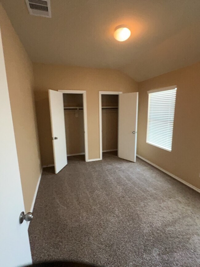 Building Photo - 808 Katydid Ct