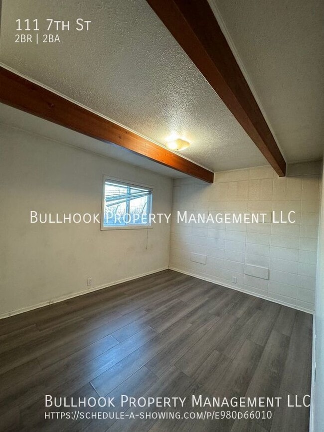 Building Photo - 111 7th St