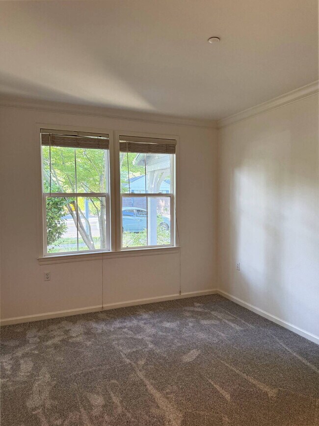 Building Photo - Eastside Sonoma | Single-Level Living Near the Plaza