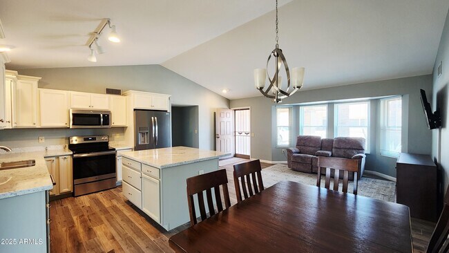 Building Photo - 14227 W Yosemite Dr