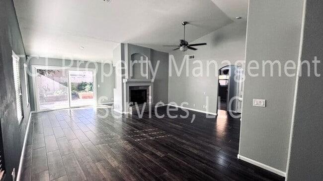 Building Photo - Tastefully Updated Home in Great Chandler Location