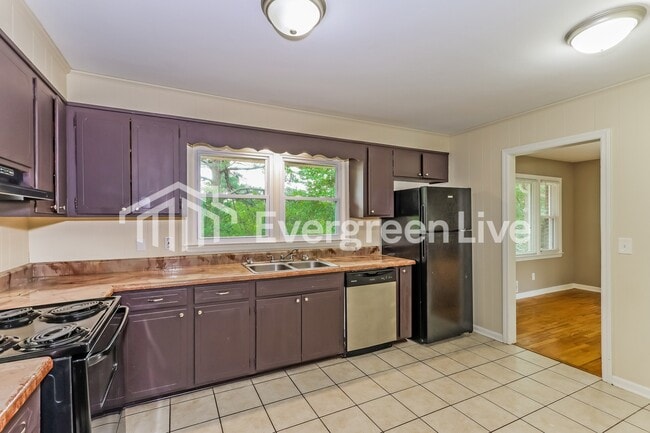 Building Photo - 1835 Pisgah Rd