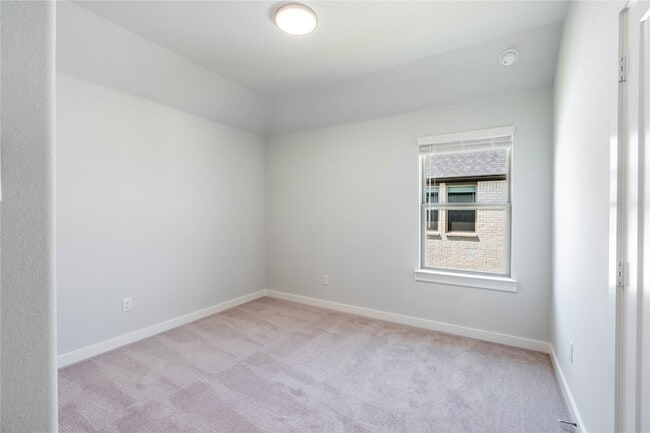 Building Photo - 3705 Solstice Rd