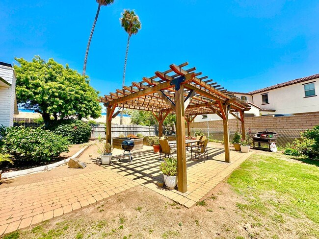 Building Photo - Beautifully Updated & Remodeled Single-Story Country Home with Detached Guest Home Unit on Gated ...