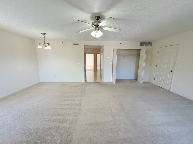 Building Photo - 38 Rosette Ln